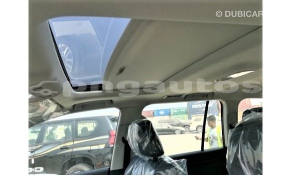 Buy Import Toyota Land Cruiser White Car in Import - Dubai in Enga Buy Import Toyota Land Cruiser White Car in Import - Dubai in Enga