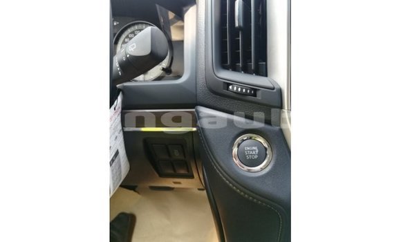 Buy Import Toyota Land Cruiser White Car in Import - Dubai in Enga Buy Import Toyota Land Cruiser White Car in Import - Dubai in Enga