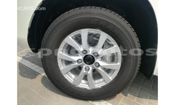Buy Import Toyota Land Cruiser White Car in Import - Dubai in Enga Buy Import Toyota Land Cruiser White Car in Import - Dubai in Enga