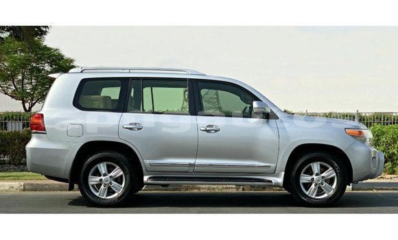 Buy Import Toyota Land Cruiser Other Car in Import - Dubai in Enga Buy Import Toyota Land Cruiser Other Car in Import - Dubai in Enga