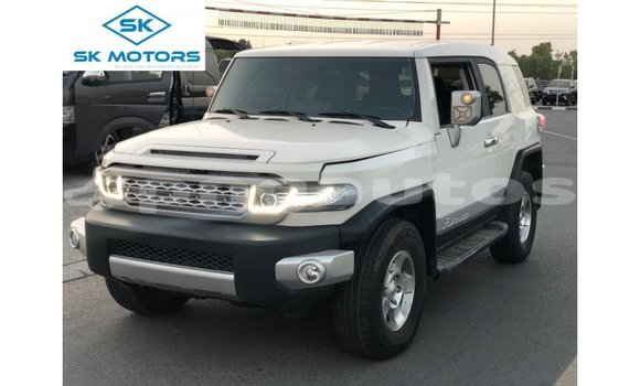 Buy Import Toyota FJ Cruiser White Car in Import - Dubai in Enga Buy Import Toyota FJ Cruiser White Car in Import - Dubai in Enga