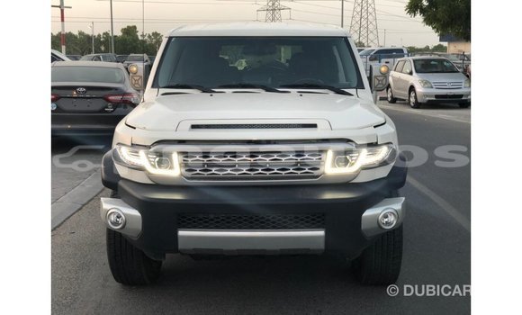Buy Import Toyota FJ Cruiser White Car in Import - Dubai in Enga Buy Import Toyota FJ Cruiser White Car in Import - Dubai in Enga