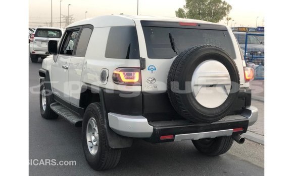 Buy Import Toyota FJ Cruiser White Car in Import - Dubai in Enga Buy Import Toyota FJ Cruiser White Car in Import - Dubai in Enga