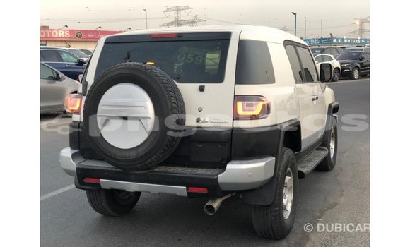 Buy Import Toyota FJ Cruiser White Car in Import - Dubai in Enga Buy Import Toyota FJ Cruiser White Car in Import - Dubai in Enga
