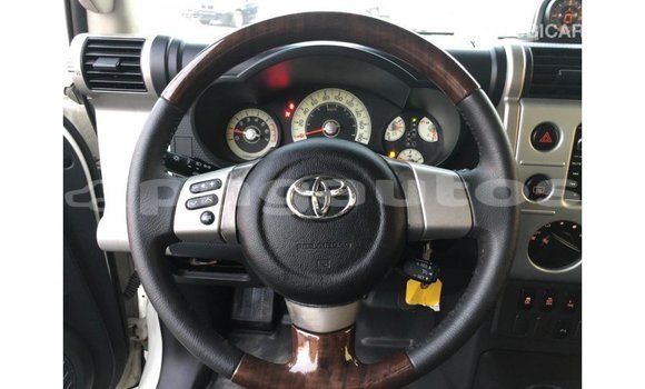 Buy Import Toyota FJ Cruiser White Car in Import - Dubai in Enga Buy Import Toyota FJ Cruiser White Car in Import - Dubai in Enga
