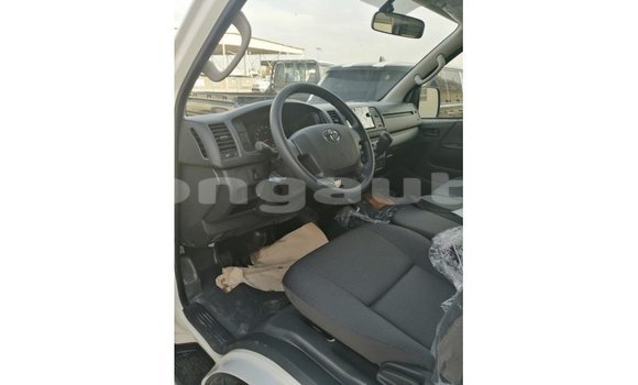 Buy Import Toyota Hiace White Car in Import - Dubai in Enga Buy Import Toyota Hiace White Car in Import - Dubai in Enga