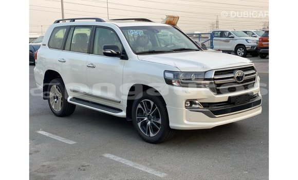 Buy Import Toyota Land Cruiser White Car in Import - Dubai in Enga Buy Import Toyota Land Cruiser White Car in Import - Dubai in Enga