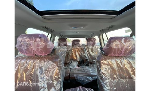 Buy Import Toyota Land Cruiser White Car in Import - Dubai in Enga Buy Import Toyota Land Cruiser White Car in Import - Dubai in Enga