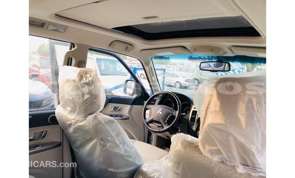 Buy Import Mitsubishi Pajero White Car in Import - Dubai in Enga Buy Import Mitsubishi Pajero White Car in Import - Dubai in Enga