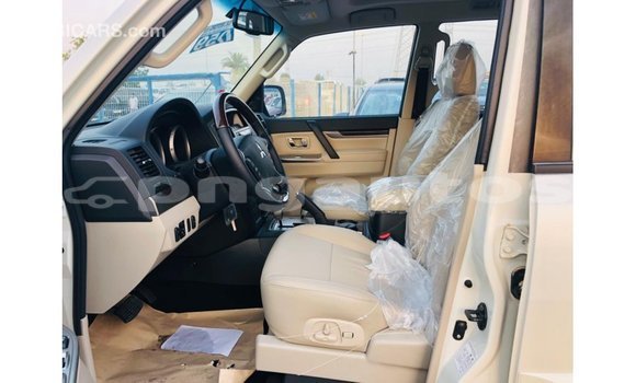 Buy Import Mitsubishi Pajero White Car in Import - Dubai in Enga Buy Import Mitsubishi Pajero White Car in Import - Dubai in Enga
