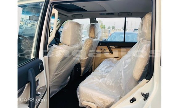 Buy Import Mitsubishi Pajero White Car in Import - Dubai in Enga Buy Import Mitsubishi Pajero White Car in Import - Dubai in Enga