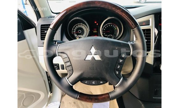 Buy Import Mitsubishi Pajero White Car in Import - Dubai in Enga Buy Import Mitsubishi Pajero White Car in Import - Dubai in Enga