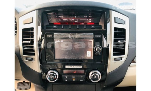 Buy Import Mitsubishi Pajero White Car in Import - Dubai in Enga Buy Import Mitsubishi Pajero White Car in Import - Dubai in Enga