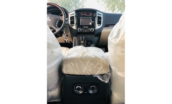 Buy Import Mitsubishi Pajero White Car in Import - Dubai in Enga Buy Import Mitsubishi Pajero White Car in Import - Dubai in Enga