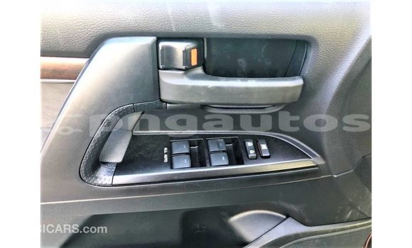 Buy Import Toyota Land Cruiser Other Car in Import - Dubai in Enga Buy Import Toyota Land Cruiser Other Car in Import - Dubai in Enga