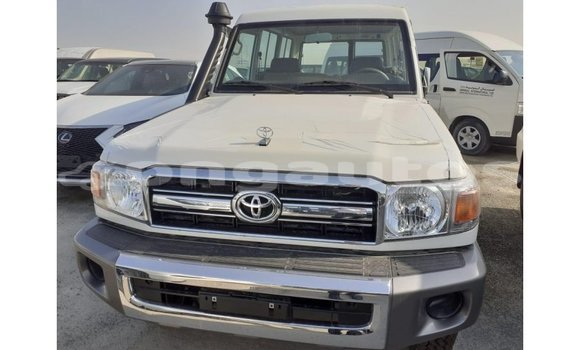 Buy Import Toyota Land Cruiser White Car in Import - Dubai in Enga Buy Import Toyota Land Cruiser White Car in Import - Dubai in Enga