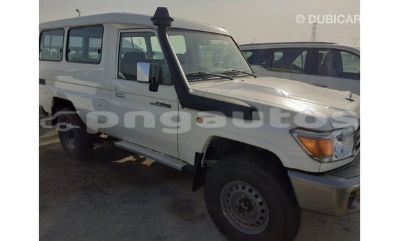 Buy Import Toyota Land Cruiser White Car in Import - Dubai in Enga Buy Import Toyota Land Cruiser White Car in Import - Dubai in Enga