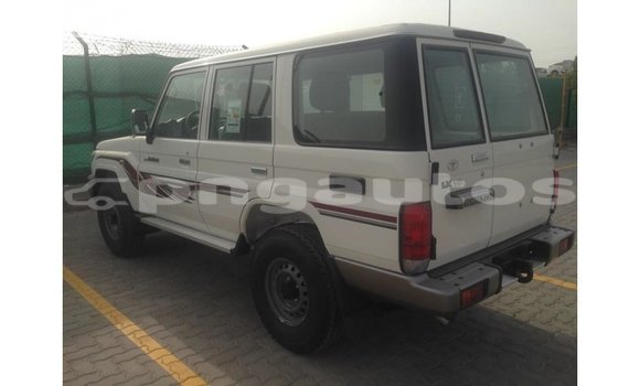 Buy Import Toyota Land Cruiser White Car in Import - Dubai in Enga Buy Import Toyota Land Cruiser White Car in Import - Dubai in Enga