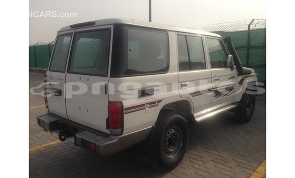 Buy Import Toyota Land Cruiser White Car in Import - Dubai in Enga Buy Import Toyota Land Cruiser White Car in Import - Dubai in Enga