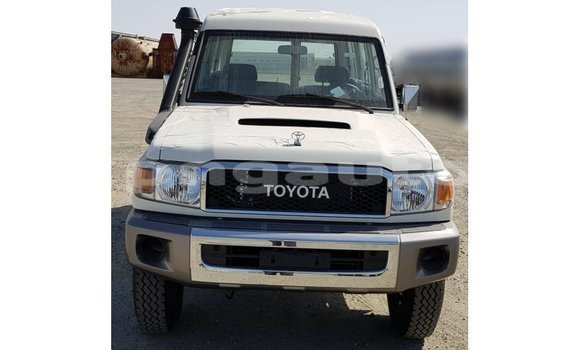 Buy Import Toyota Land Cruiser White Car in Import - Dubai in Enga Buy Import Toyota Land Cruiser White Car in Import - Dubai in Enga