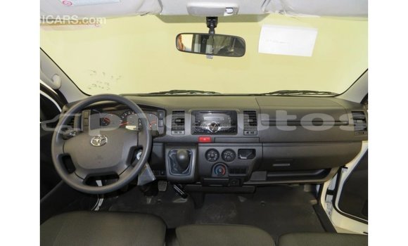 Acheter Import Voiture Toyota Hiace Blanc à Import - Dubai, Enga Acheter Import Voiture Toyota Hiace Blanc à Import - Dubai, Enga