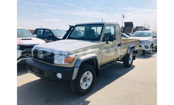 Buy Import Toyota Land Cruiser Beige Car in Import - Dubai in Enga Buy Import Toyota Land Cruiser Beige Car in Import - Dubai in Enga