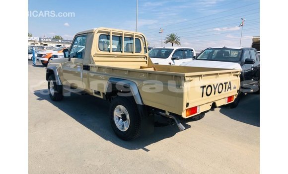 Buy Import Toyota Land Cruiser Beige Car in Import - Dubai in Enga Buy Import Toyota Land Cruiser Beige Car in Import - Dubai in Enga