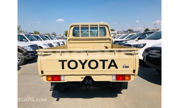 Buy Import Toyota Land Cruiser Beige Car in Import - Dubai in Enga Buy Import Toyota Land Cruiser Beige Car in Import - Dubai in Enga