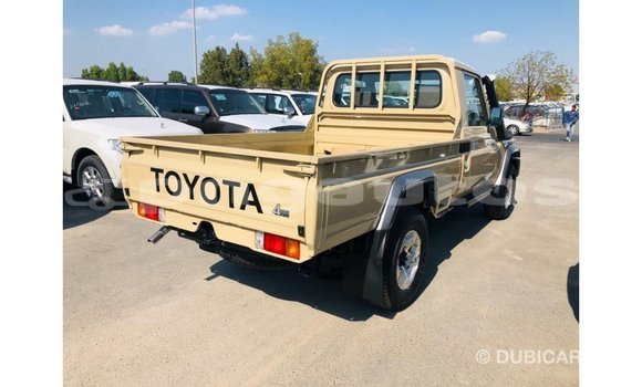 Buy Import Toyota Land Cruiser Beige Car in Import - Dubai in Enga Buy Import Toyota Land Cruiser Beige Car in Import - Dubai in Enga
