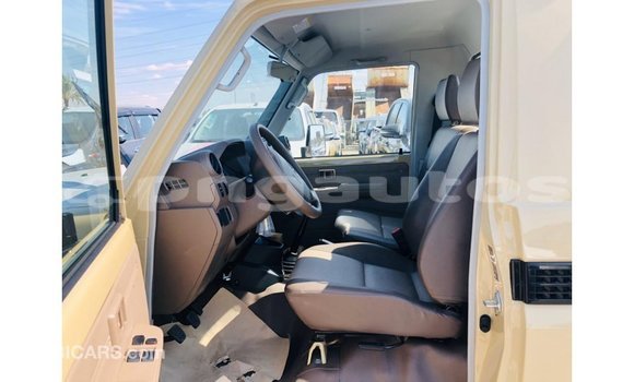 Buy Import Toyota Land Cruiser Beige Car in Import - Dubai in Enga Buy Import Toyota Land Cruiser Beige Car in Import - Dubai in Enga