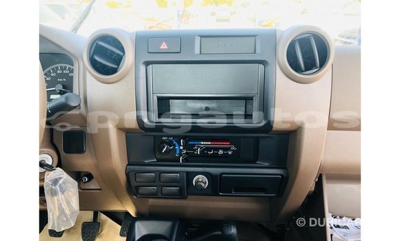 Buy Import Toyota Land Cruiser Beige Car in Import - Dubai in Enga Buy Import Toyota Land Cruiser Beige Car in Import - Dubai in Enga