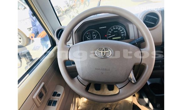 Buy Import Toyota Land Cruiser Beige Car in Import - Dubai in Enga Buy Import Toyota Land Cruiser Beige Car in Import - Dubai in Enga