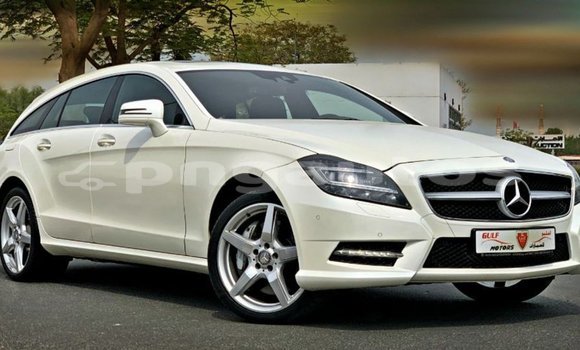 Buy Import Mercedes-Benz 190 White Car in Import - Dubai in Enga Buy Import Mercedes-Benz 190 White Car in Import - Dubai in Enga