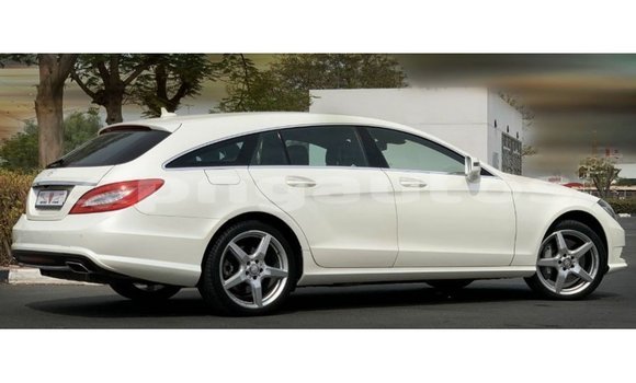 Buy Import Mercedes-Benz 190 White Car in Import - Dubai in Enga Buy Import Mercedes-Benz 190 White Car in Import - Dubai in Enga