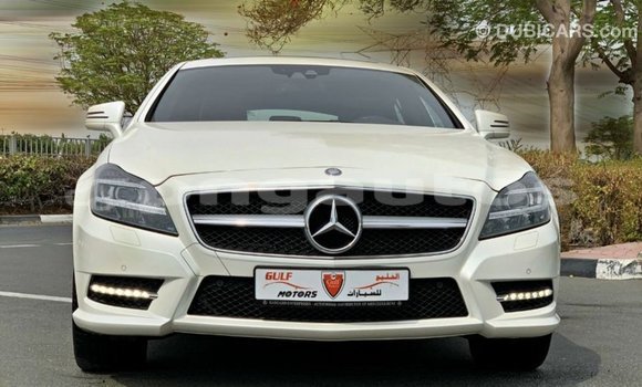 Buy Import Mercedes-Benz 190 White Car in Import - Dubai in Enga Buy Import Mercedes-Benz 190 White Car in Import - Dubai in Enga