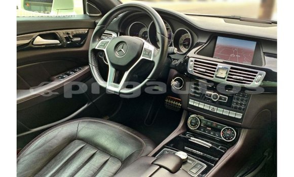 Buy Import Mercedes-Benz 190 White Car in Import - Dubai in Enga Buy Import Mercedes-Benz 190 White Car in Import - Dubai in Enga
