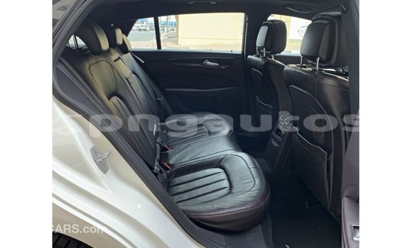 Buy Import Mercedes-Benz 190 White Car in Import - Dubai in Enga Buy Import Mercedes-Benz 190 White Car in Import - Dubai in Enga
