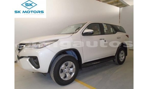 Buy Import Toyota Fortuner White Car in Import - Dubai in Enga Buy Import Toyota Fortuner White Car in Import - Dubai in Enga