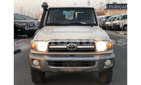 Buy Import Toyota Land Cruiser White Car in Import - Dubai in Enga Buy Import Toyota Land Cruiser White Car in Import - Dubai in Enga