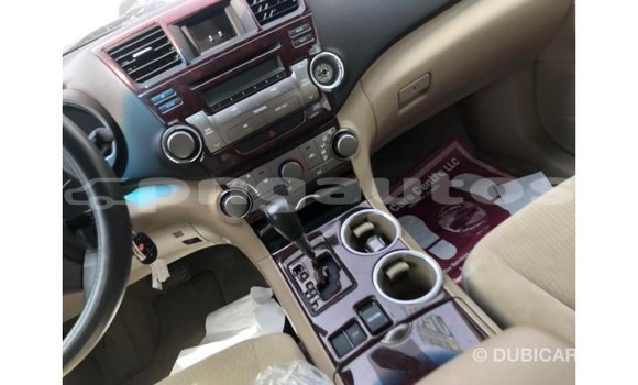 Buy Import Toyota Highlander Other Car in Import - Dubai in Enga Buy Import Toyota Highlander Other Car in Import - Dubai in Enga