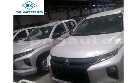 Buy Import Mitsubishi L200 White Car in Import - Dubai in Enga Buy Import Mitsubishi L200 White Car in Import - Dubai in Enga