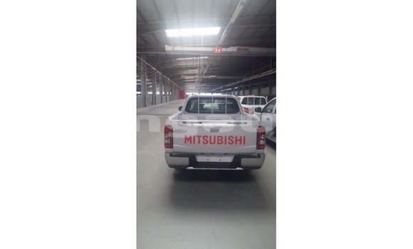 Buy Import Mitsubishi L200 White Car in Import - Dubai in Enga Buy Import Mitsubishi L200 White Car in Import - Dubai in Enga