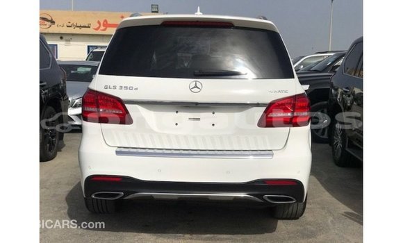 Buy Import Mercedes-Benz 190 White Car in Import - Dubai in Enga Buy Import Mercedes-Benz 190 White Car in Import - Dubai in Enga