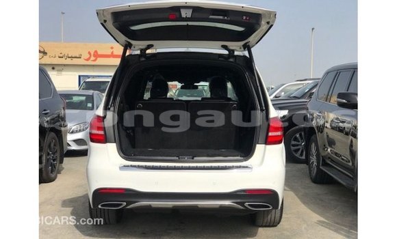 Buy Import Mercedes-Benz 190 White Car in Import - Dubai in Enga Buy Import Mercedes-Benz 190 White Car in Import - Dubai in Enga