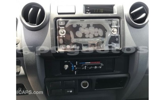 Buy Import Toyota Land Cruiser White Car in Import - Dubai in Enga Buy Import Toyota Land Cruiser White Car in Import - Dubai in Enga