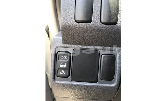 Buy Import Toyota Land Cruiser White Car in Import - Dubai in Enga Buy Import Toyota Land Cruiser White Car in Import - Dubai in Enga