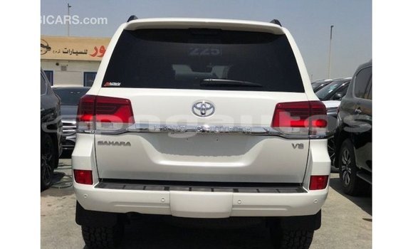 Buy Import Toyota Land Cruiser White Car in Import - Dubai in Enga Buy Import Toyota Land Cruiser White Car in Import - Dubai in Enga