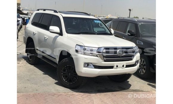 Buy Import Toyota Land Cruiser White Car in Import - Dubai in Enga Buy Import Toyota Land Cruiser White Car in Import - Dubai in Enga