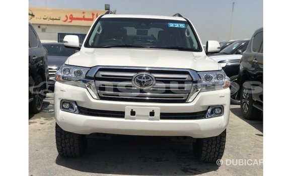 Buy Import Toyota Land Cruiser White Car in Import - Dubai in Enga Buy Import Toyota Land Cruiser White Car in Import - Dubai in Enga