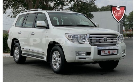 Buy Import Toyota Land Cruiser White Car in Import - Dubai in Enga Buy Import Toyota Land Cruiser White Car in Import - Dubai in Enga